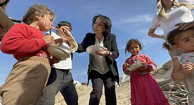 Koçer çocuklarına sürpriz doğum günü etkinliği ve kuaför hizmeti
