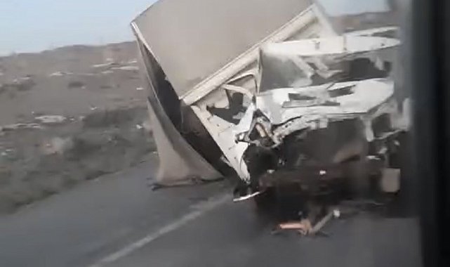 Kontrolden çıkan kamyon refüje çarptı: 1 yaralı