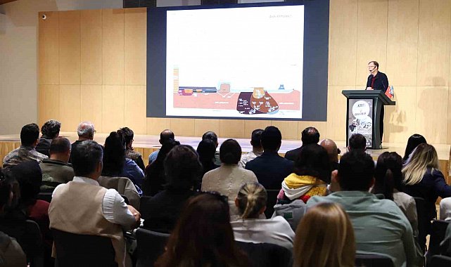 Konya Büyükşehir'in turizm buluşmalarına Çatalhöyük'ün eski kazı başkanı Prof. Hodder konuk oldu
