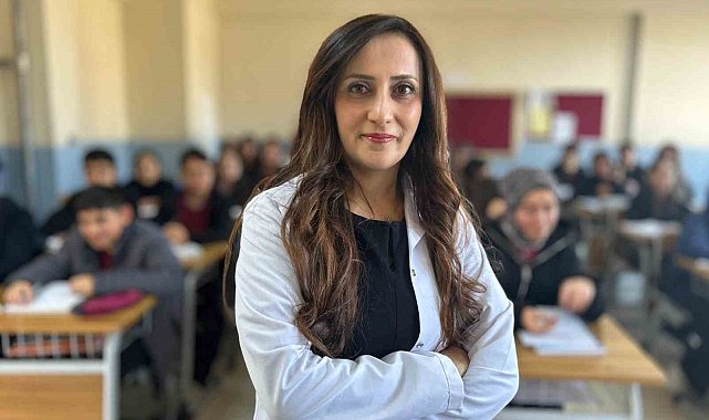 Koreceyi kendi çabasıyla öğrenen Vanlı öğretmen öğrencilerine ilham oluyor