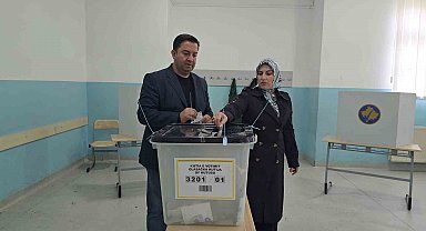 Kosova'nın tek Türk belediyesi Mamuşa'da Abdülhadi Krasniç yeniden seçimi kazandı