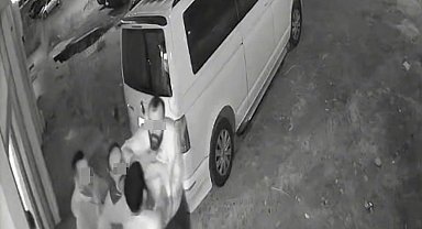 Kukla sanatçısı boşanma aşamasındaki eşi ve ailesi tarafından darbedildi