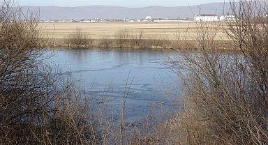 Kura Nehri'nin yüzeyi dondu