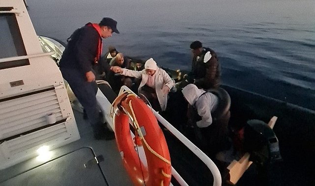 Kuşadası açıklarında 14 düzensiz göçmen yakalandı