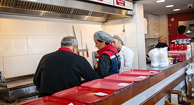 Kuşadası Belediyesi halk sağlığıyla oynayanları affetmiyor