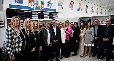 Kuşadası'nda 'Ada Kıyafet Evi' açıldı