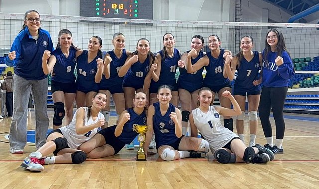 Kütahya Belediyespor Genç Kız Voleybol Takımı şampiyon oldu