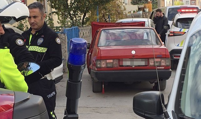 Kütahya'da 'dur' ihtarına uymayan sürücü aracını bırakıp kaçtı
