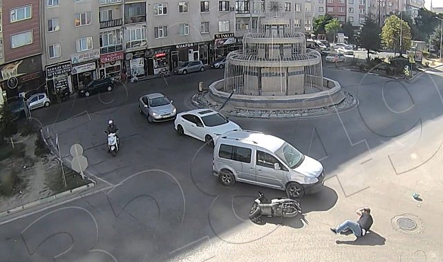 Kütahya'da iki ayrı motosiklet kazası kameralara yansıdı
