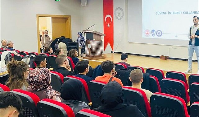 Kütahya'da öğrencilere siber güvenlik ve bilinçli internet kullanımı semineri