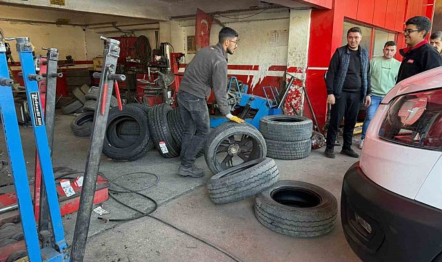 Lastikçilerde kış yoğunluğu: Sürücüler kış lastiği değişimi için akın ediyor