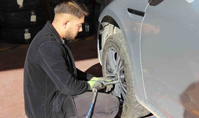 Lastikçilerin 'kış lastiği' mesaisi erken başladı