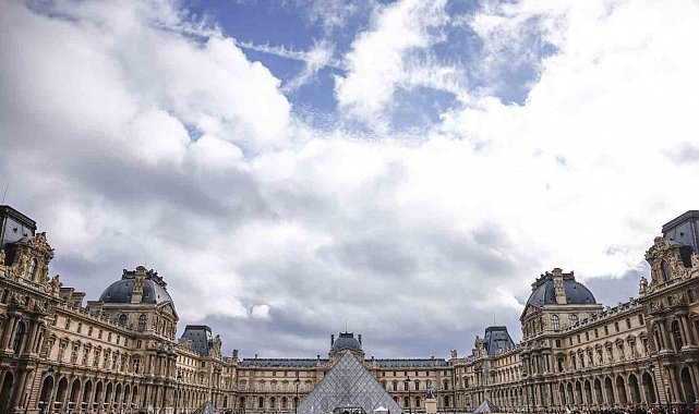 Louvre Müzesi'nde yapısal zayıflıklar nedeniyle bir galeri kapatıldı