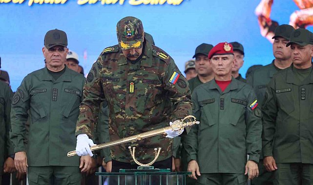 Maduro'dan kılıçlı rest: "Gerekirse ülkemiz uğruna canımızı feda ederiz"