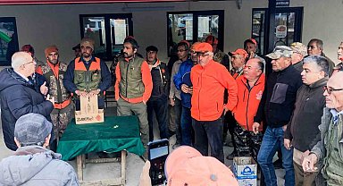 Mahsullerini korumak isteyen üreticiler domuzlarla mücadele ediyor