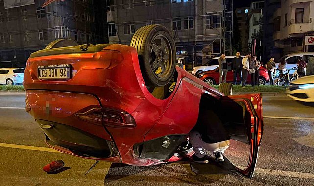 Makas atarak iki araca çarpan sürücü takla attı: 1 yaralı