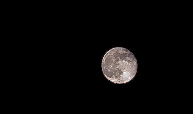 Malatya'da "şişkin ay" görsel şölen sundu