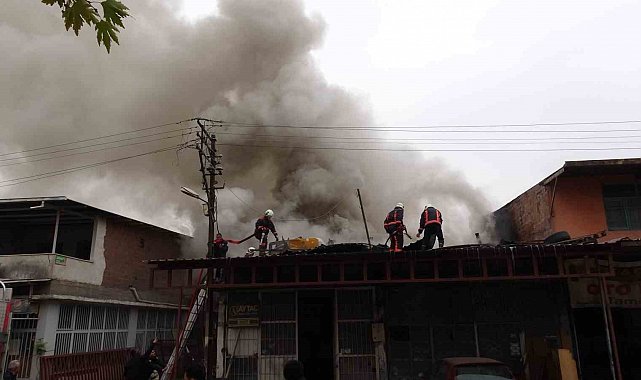 Malatya'da sanayi sitesindeki yangın kontrol altına alındı