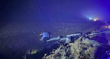 Malatya'da şarampole devrilen çekicinin sürücüsü hayatını kaybetti
