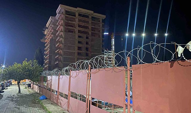 Manisa'da üzerine demir kalıp düşen işçi hayatını kaybetti