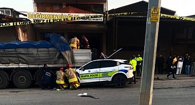Manisa'de 1 polisin şehit olduğu kaza kamerada