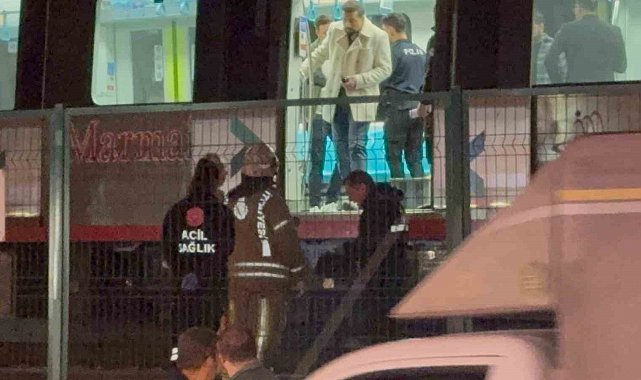 Marmaray Küçükçekmece durağından raylara atlayan şahıs öldü