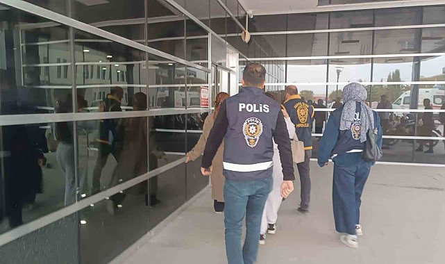 Masaj salonlarına fuhuş operasyonu: 5 gözaltı