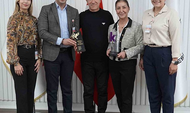 Medical Point İzmir Hastanesine çifte gurur