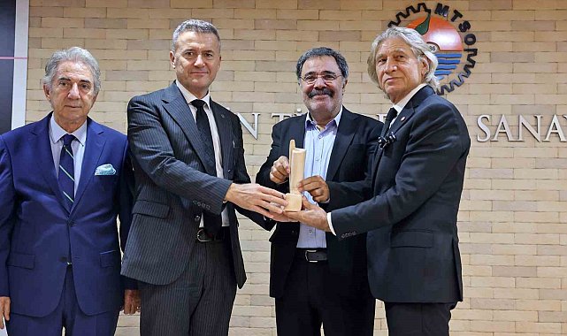 Mersin Kenti Edebiyat Ödülü Ahmet Ümit'in