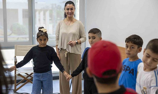 Mersin'de ücretsiz tiyatro kursuna yoğun ilgi