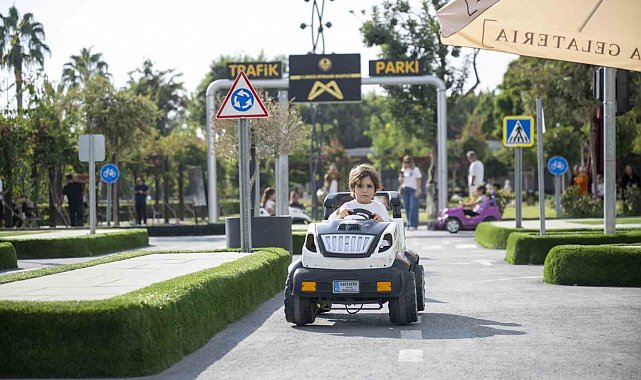 Mersin'deki Trafik Park, ara tatilde çocuklarla dolup taştı