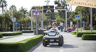 Mersin'deki Trafik Park, ara tatilde çocuklarla dolup taştı