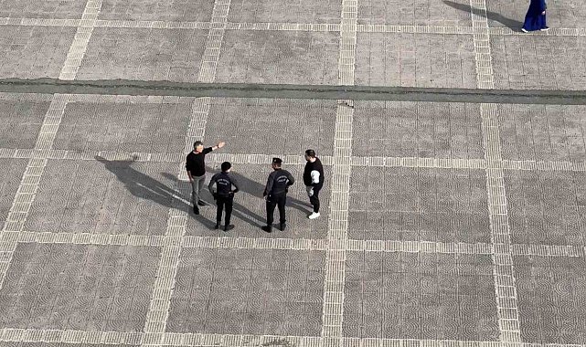 Meydandaki yumruklu kavgayı polis büyümeden önledi