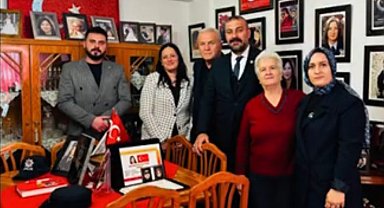 MHP Edirne teşkilatı, şehit ailelerinin evine misafir oldu