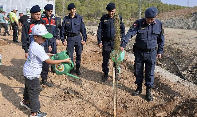 Milli Ağaçlandırma Gününde Bozyazı'da fidanlar toprakla buluştu