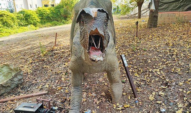 Milyonlarca lira harcanan Dinazor Park çürümeye terk edildi