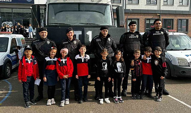 Minik kızın başkanlık vaadi protokol üyelerini harekete geçirdi