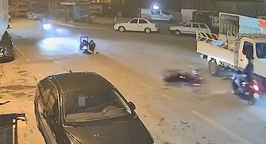 Motosiklet ile akrobatik hareketler yapıp kaza yapınca motosikleti bırakıp kaçtılar