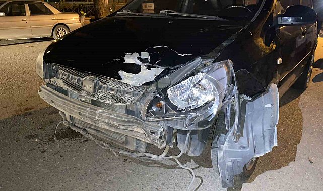 Motosiklet ile otomobil çarpıştı: 2 genç yaralandı