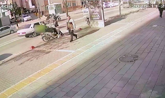 Motosiklet sürücüsünün dikkatsizliği kazaya neden oldu: 2 kişi yaralandı