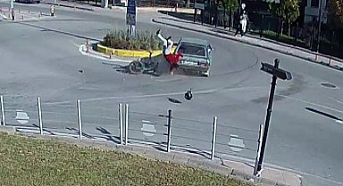 Motosikletli havada takla attı, ilk yaptığı şey fırlayan ayakkabısını giymek oldu