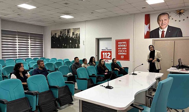 Muğla 112 Acil Çağrı Merkezi çalışanlarına doğru beslenme ve duruş teknikleri anlatıldı