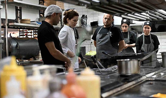 Muratpaşa'da 50 işletmeye Gold Town hijyen bilgilendirmesi yapıldı