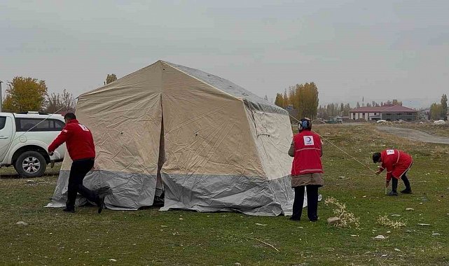 Muş'ta Kızılay ekiplerinden afet yönetimi için saha tatbikatı