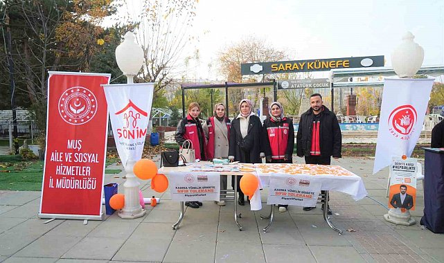 Muş'ta turuncu renkli farkındalık: Şiddete karşı açılan stant yoğun ilgi gördü