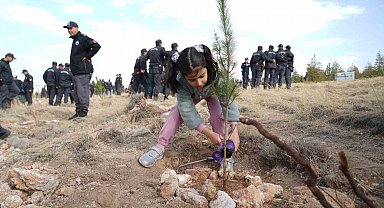 Niğde'de 5 bin fidan toprakla buluşturuldu