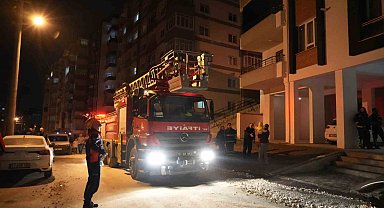 Niğde'de apartman dairesinde yangın paniği