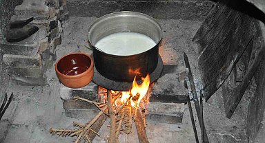 Niğde'nin doğal lezzeti keçi sütü