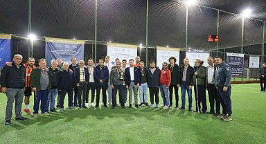 Nikferliler halı saha turnuvasında ter döktü