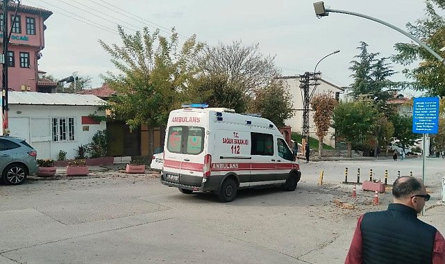 Odunpazarı'nda ambulansa demir duba engeli
